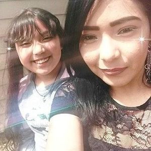 Meet your Posher, Valeria